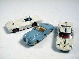 Lot 66 - DINKY TOYS (GB) (3)