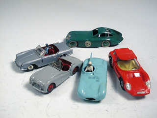 Lot 67 - DINKY TOYS (GB) (5)