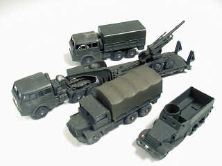 Lot 58 - DINKY TOYS FRANCE (5)