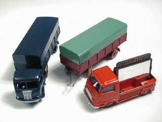 Lot 37 - DINKY TOYS (FRANCE) (3)