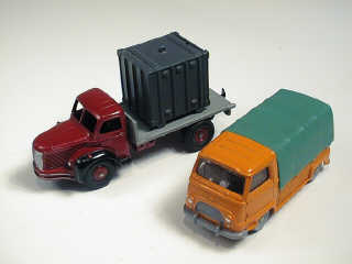 Lot 44 - DINKY TOYS FRANCE (2)