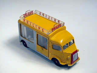 Lot 52 - DINKY TOYS FRANCE (1)