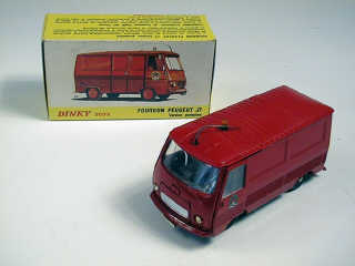 Lot 220 - DINKY TOYS FRANCE (1)