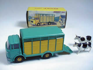 Lot 221 - DINKY TOYS FRANCE (1)
