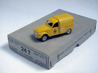 Lot 195 - DINKY TOYS (FRANCE) (2)