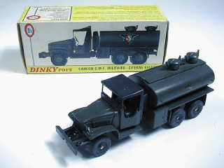 Lot 230 - DINKY TOYS FRANCE (1)