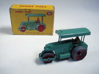 Lot 273 - DINKY TOYS GB (1)