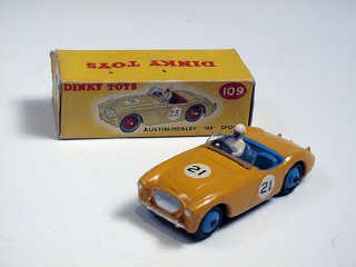 Lot 242 - DINKY TOYS (GB) (1)