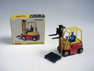 Lot 278 - DINKY TOYS GB (1)