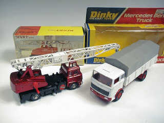 Lot 282 - DINKY TOYS GB (2)