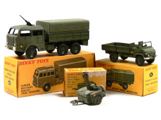 Lot 705 - DINKY TOYS (FRANCE) (3)