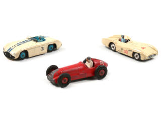 Lot 863 - DINKY TOYS (GB) (3)