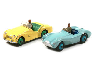 Lot 840 - DINKY TOYS (GB) (2)