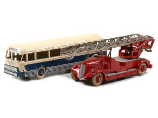Lot 670 - DINKY TOYS (FRANCE) (2)