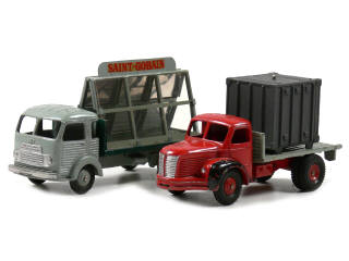 Lot 675 - DINKY TOYS (FRANCE) (2)