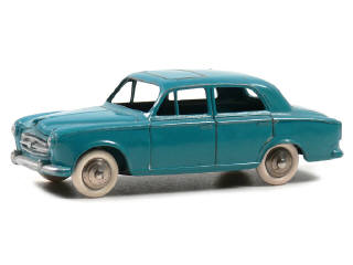 Lot 527 - DINKY TOYS (FRANCE) (1)
