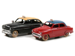 Lot 662 - DINKY TOYS (FRANCE) (2)