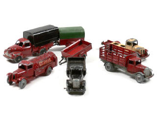 Lot 731 - DINKY TOYS (FRANCE) (7)