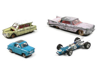 Lot 712 - DINKY TOYS (FRANCE) (4)