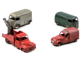 Lot 719 - DINKY TOYS (FRANCE) (4)