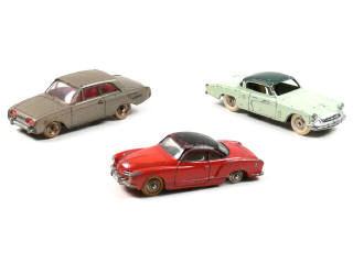 Lot 690 - DINKY TOYS (FRANCE) (3)