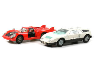 Lot 854 - DINKY TOYS (GB) (2)