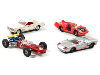 Lot 880 - DINKY TOYS (GB) (4)