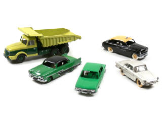 Lot 726 - DINKY TOYS (FRANCE) (5)