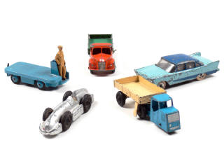 Lot 890 - DINKY TOYS (GB) (5)