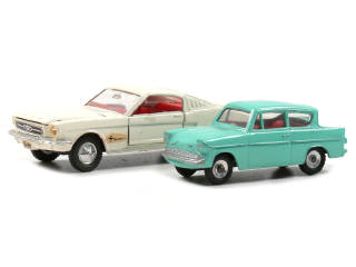 Lot 852 - DINKY TOYS (GB) (2)