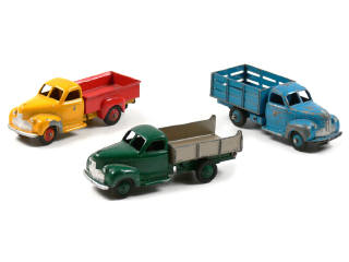 Lot 698 - DINKY TOYS (FRANCE) (3)