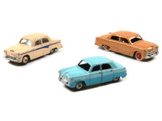 Lot 869 - DINKY TOYS (GB) (3)