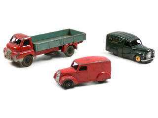 Lot 873 - DINKY TOYS (GB) (3)