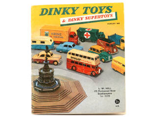 Lot 735 - DINKY TOYS (GB) (1)