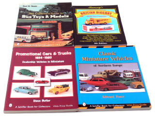 Lot 752 - DIVERS (4)