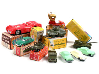Lot 299 - DIVERS (10)