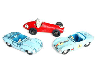 Lot 125 - DIVERS (GB) (3)