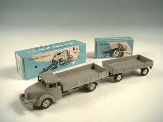 Lot 227 - MÄRKLIN (2)