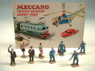 Lot 235 - MECCANO & HORNBY 'O' (2)