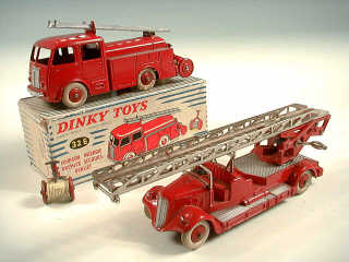 Lot 797 - DINKY TOYS (FRANCE) (2)