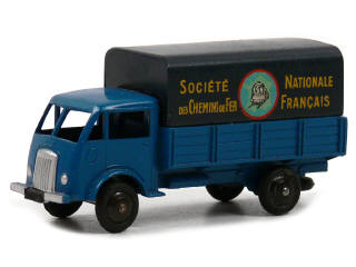 Lot 1046 - DINKY TOYS (FRANCE) (1)