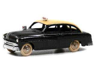 Lot 1001 - DINKY TOYS (FRANCE) (1)
