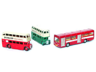 Lot 124 - DINKY TOYS (GB) (3)