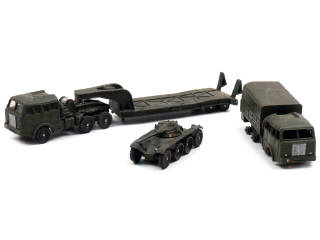 Lot 610 - DINKY TOYS (FRANCE) (3)