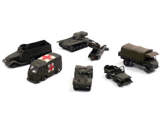 Lot 623 - DINKY TOYS (FRANCE) (7)