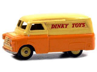 Lot 663 - DINKY TOYS (GB) (1)