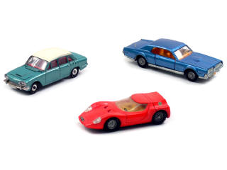 Lot 679 - DINKY TOYS (GB) (3)