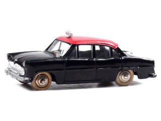Lot 550 - DINKY TOYS (FRANCE) (1)