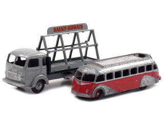 Lot 604 - DINKY TOYS (FRANCE) (2)