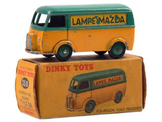 Lot 582 - DINKY TOYS (FRANCE) (1)